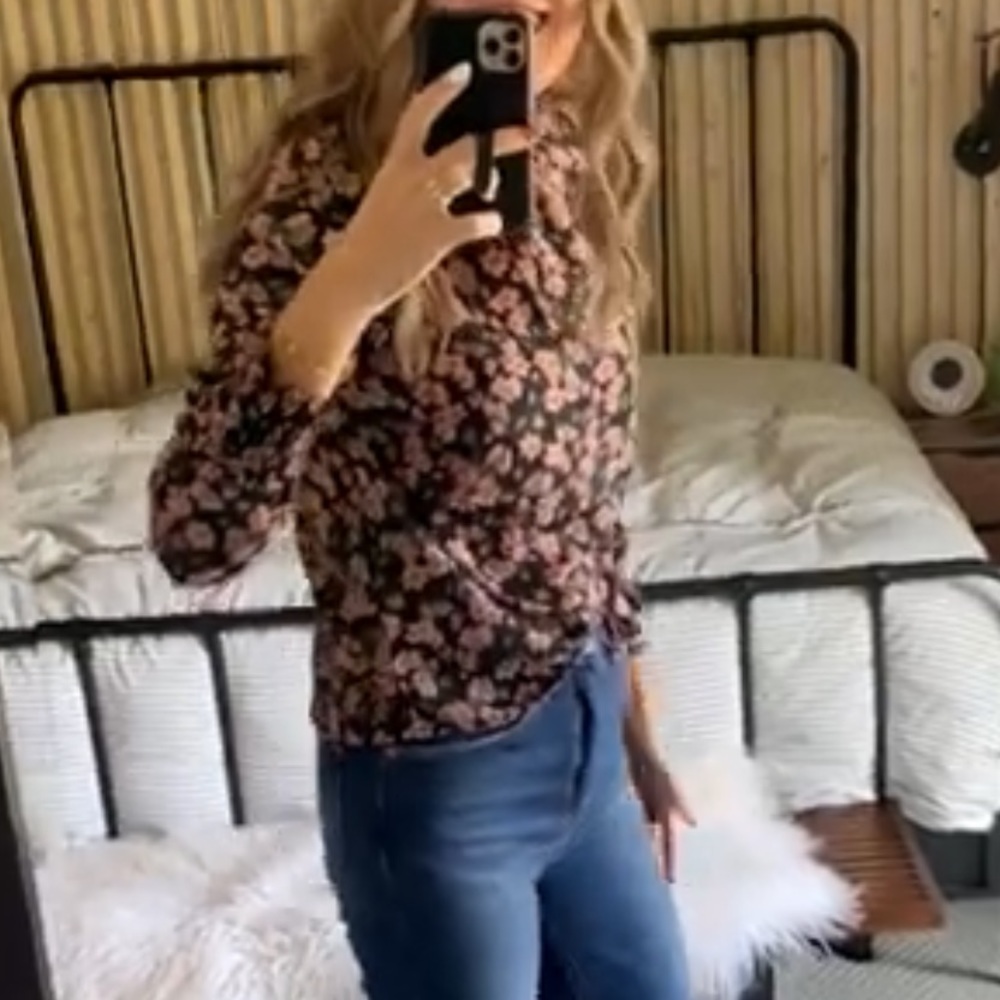 Smocked neck floral long sleeve top - Picture 3 of 15